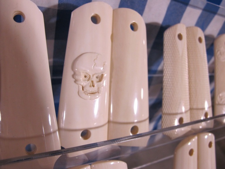 1911 Ivory Grips 004.jpg