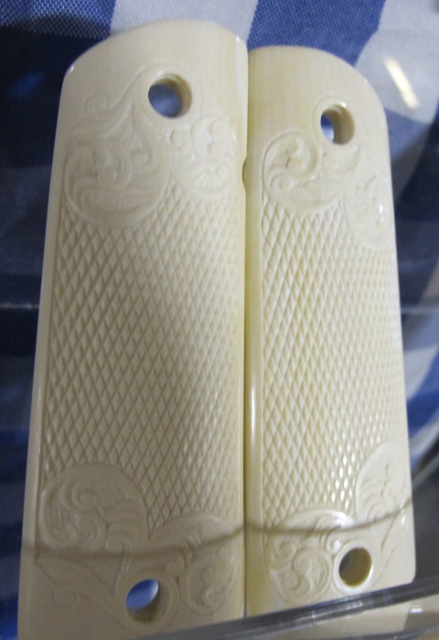 1911 Ivory Grips 005.jpg