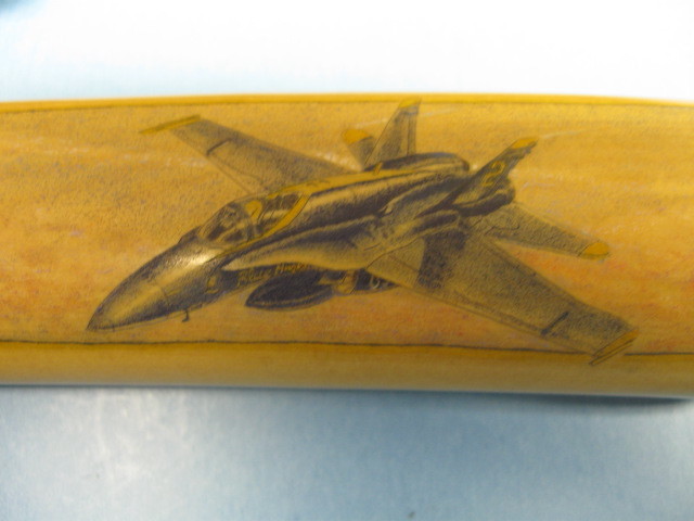 Scrimshander Initial(s) -- Anyone know this artist - Knifetalk Forums