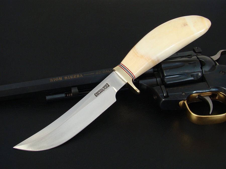 55784_01_randall_knife_with_walrus_ivor_640.jpg