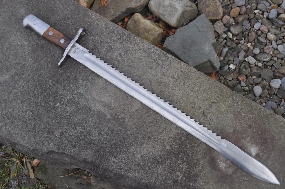 1914 Pioneer Bayonet (1).JPG