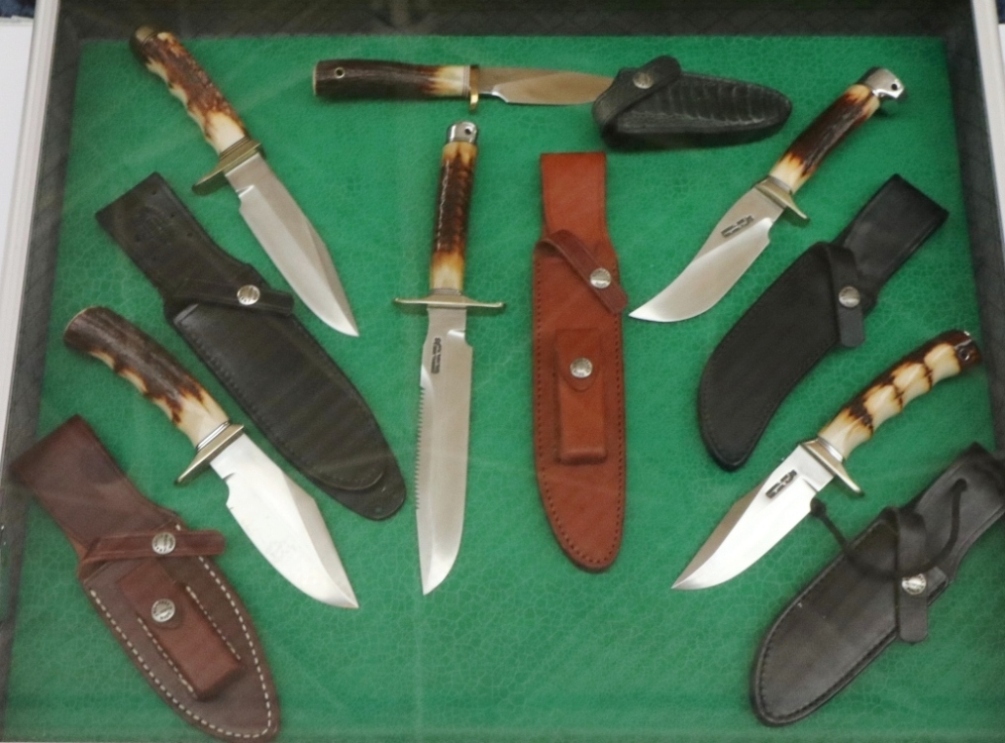 Blade-2019-Cap's Display-B.JPG