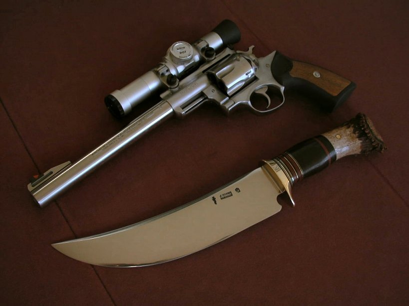 Treeman10-w-Ruger44m-b.jpg