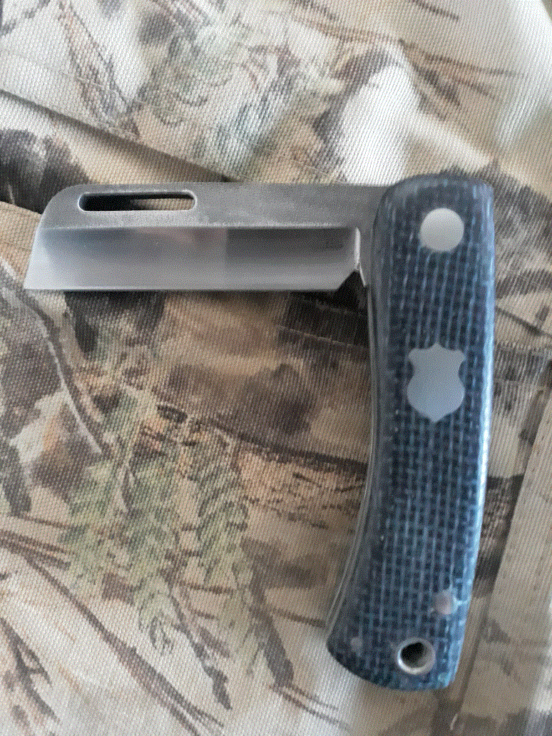 Walker's Knife 2.gif