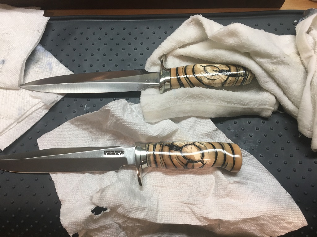 Mineral Oil wrap on knives-2-KT.jpg