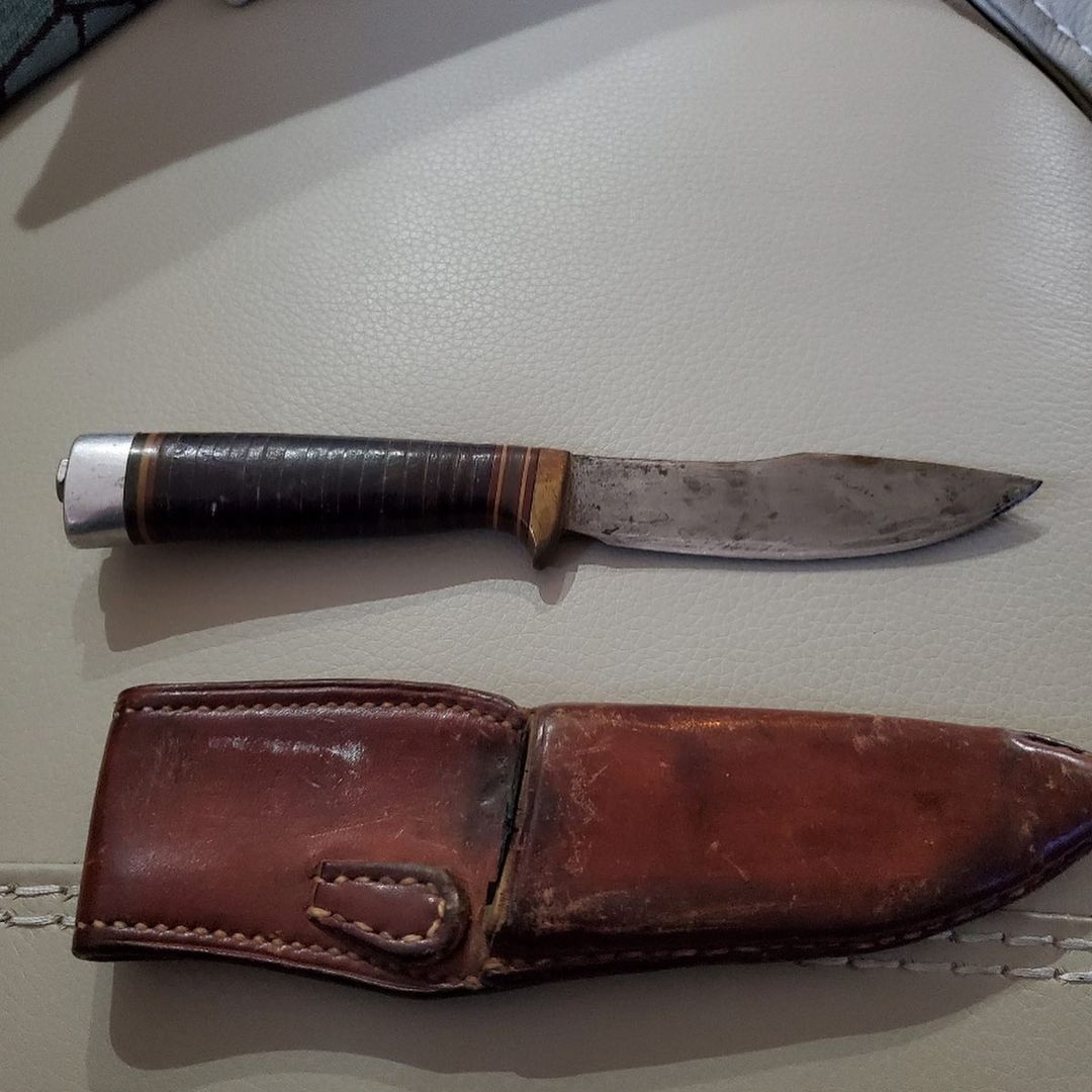 Tommy Thompson Pre-Production Model 11 Knives 2.jpg