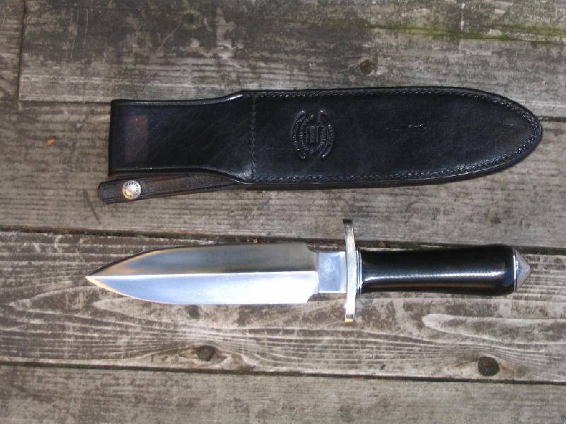 Tom Clinton Black Micarta II.jpg